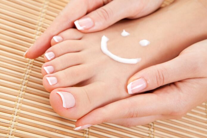 Topical medications will help get rid of toenail fungus